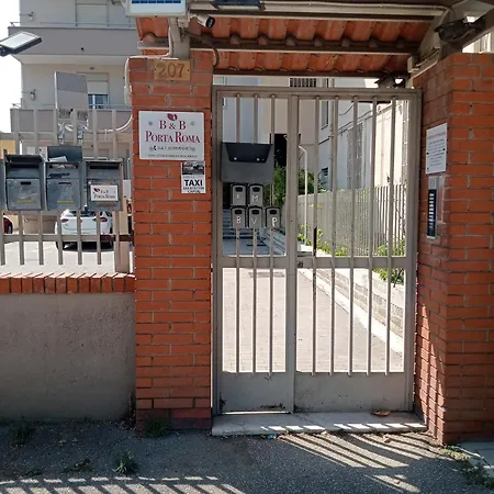 Porta Roma לינה וארוחת בוקר קפואה