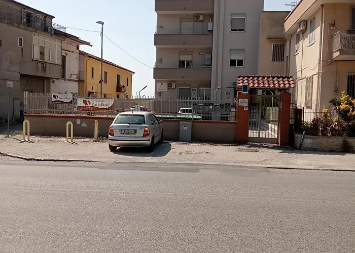 לינה וארוחת בוקר Porta Roma קפואה